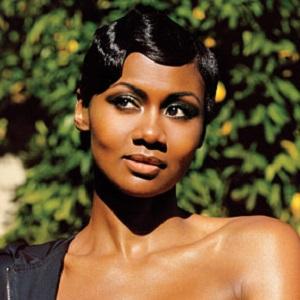 Emayatzy Corinealdi