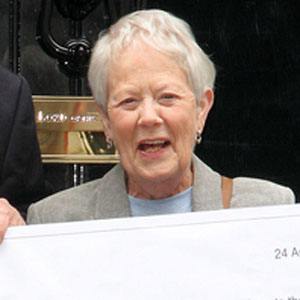 Annette Crosbie