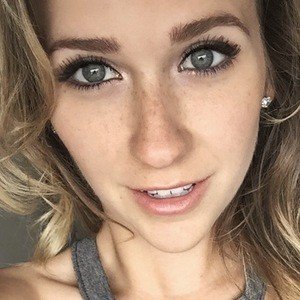 Taylor Dee